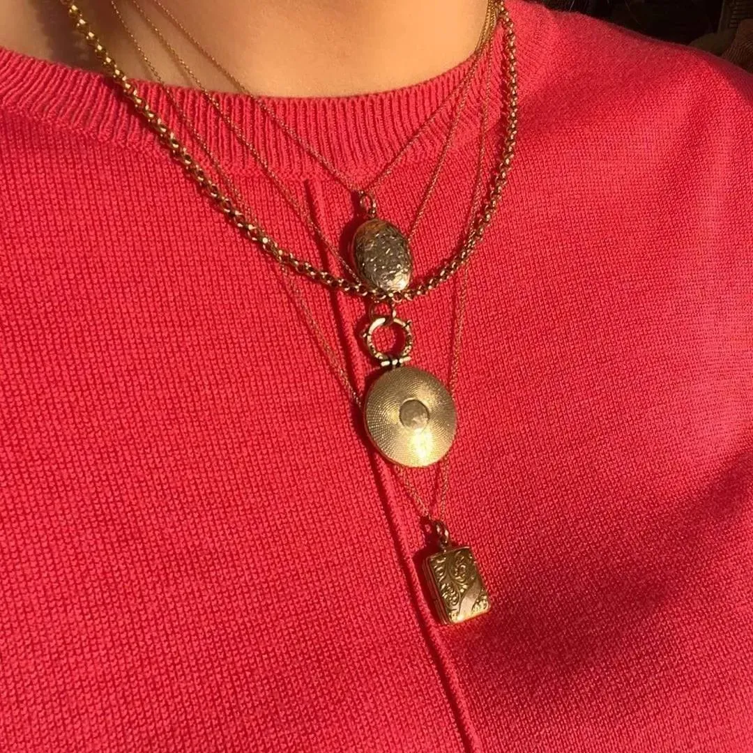 Antique Victorian 9ct Yellow Gold Rectangular Locket Necklace