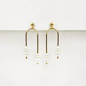 Arca Freshwater Pearl Post Earrings