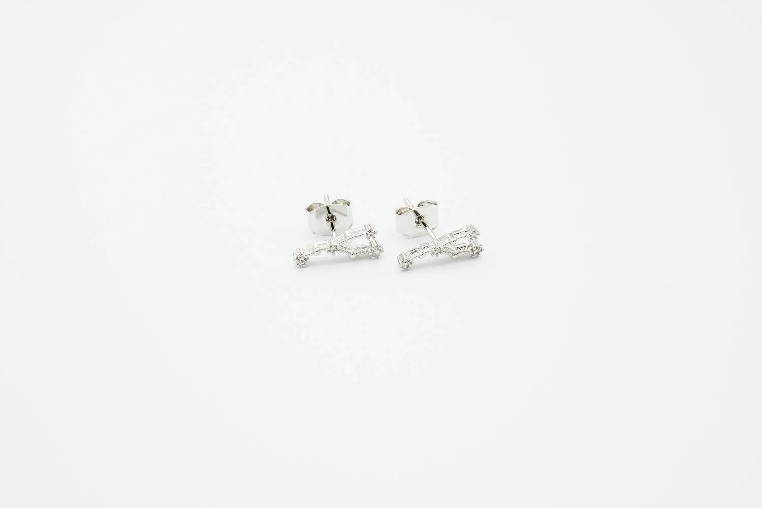 Cancer Earrings Jun 21. - Jul 22.