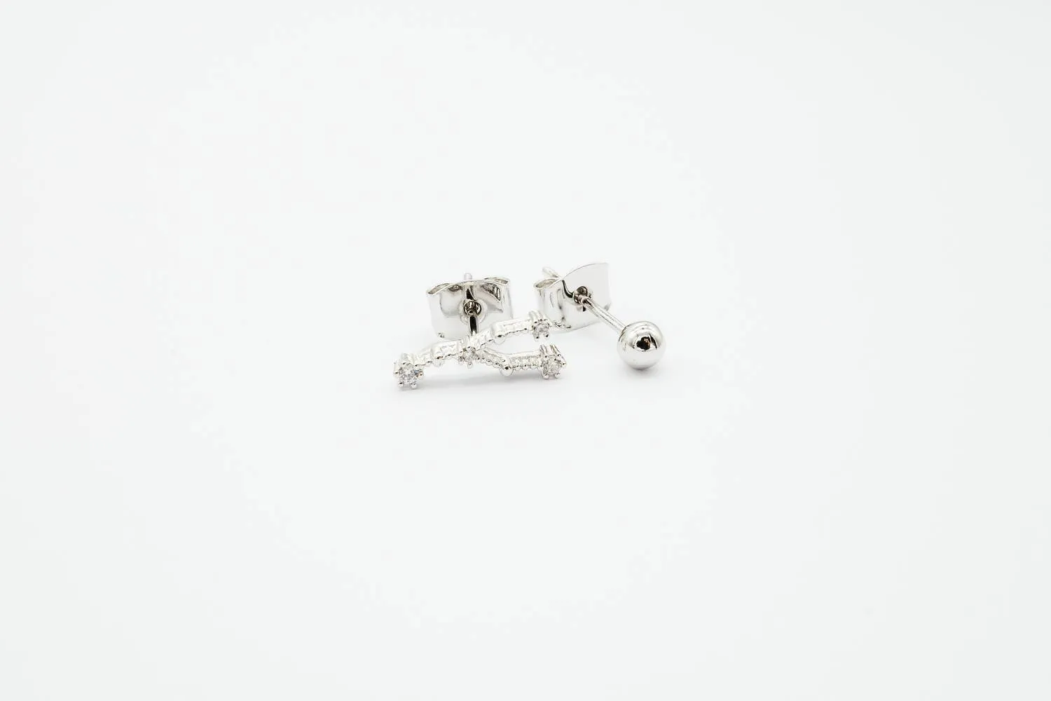Cancer Earrings Jun 21. - Jul 22.
