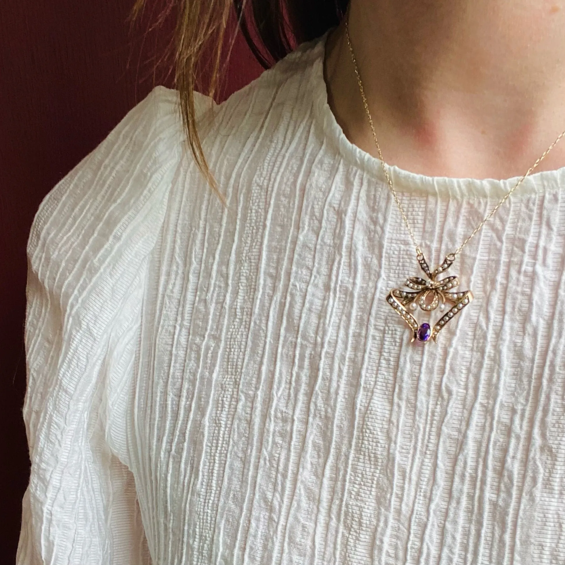 European Pearl & Amethyst Gold Bow Pendant