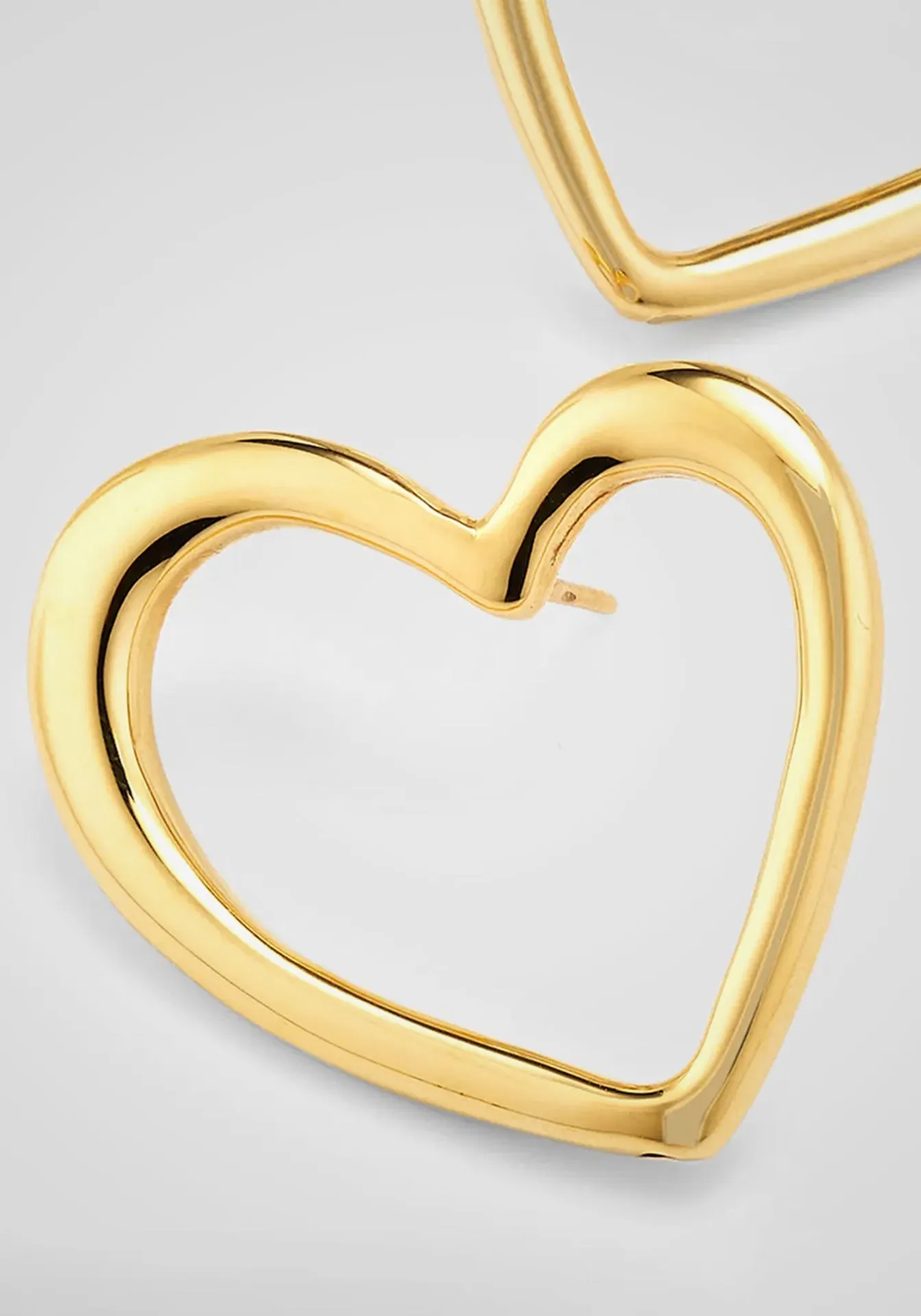 Heart Shaped, 18K Yellow Gold Studs