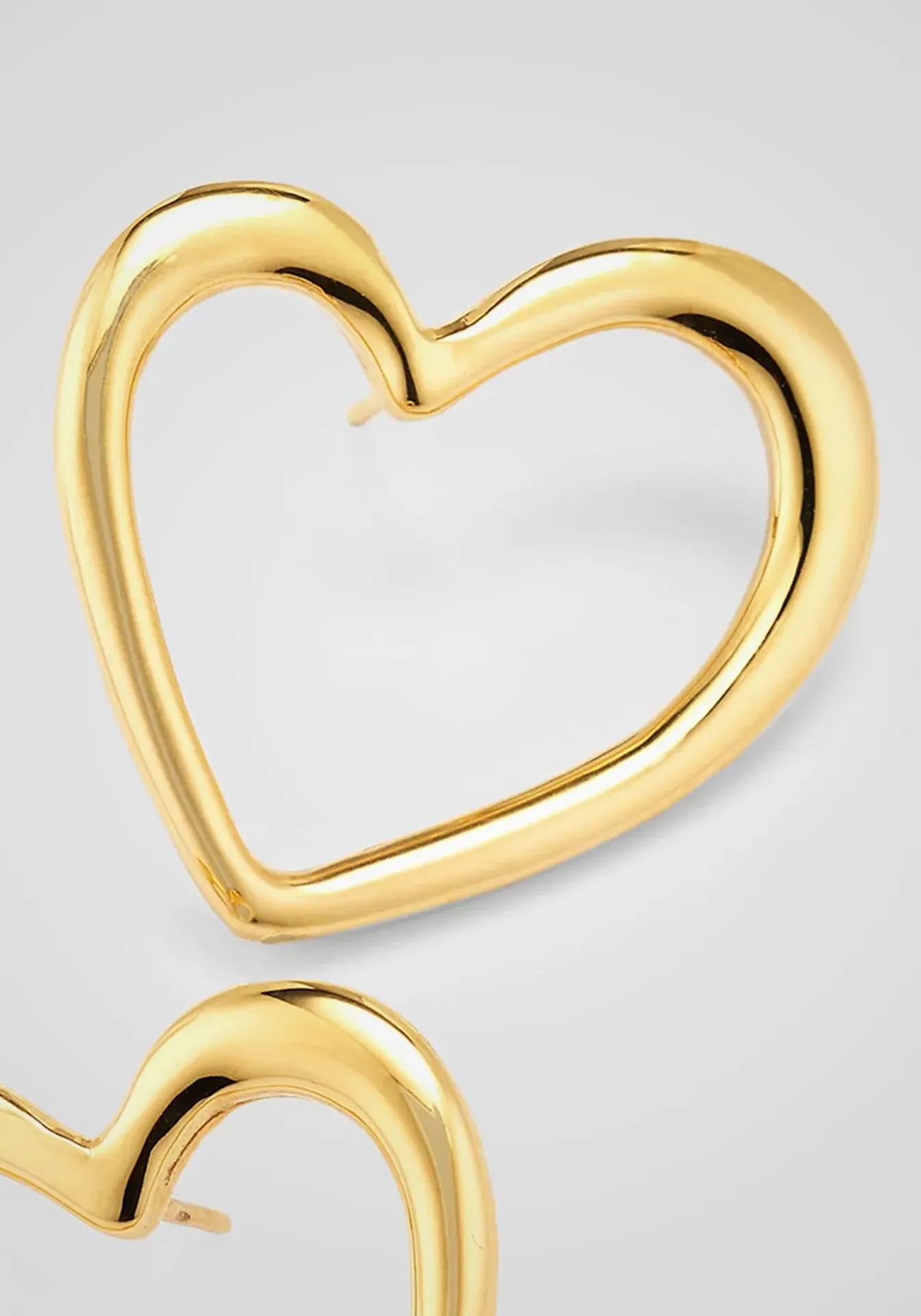 Heart Shaped, 18K Yellow Gold Studs
