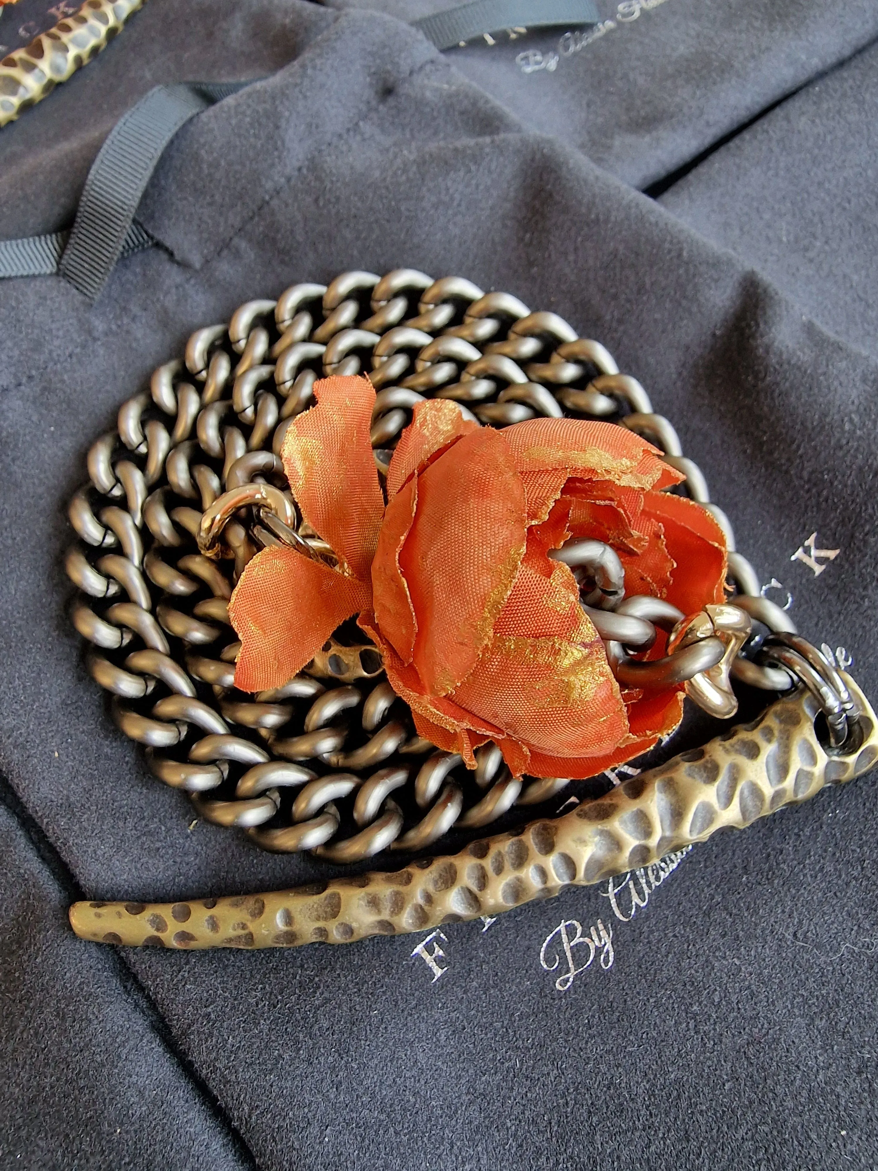 LAST ONE! FLORAL TIE KNOT Necklace - Vintage & Bronze