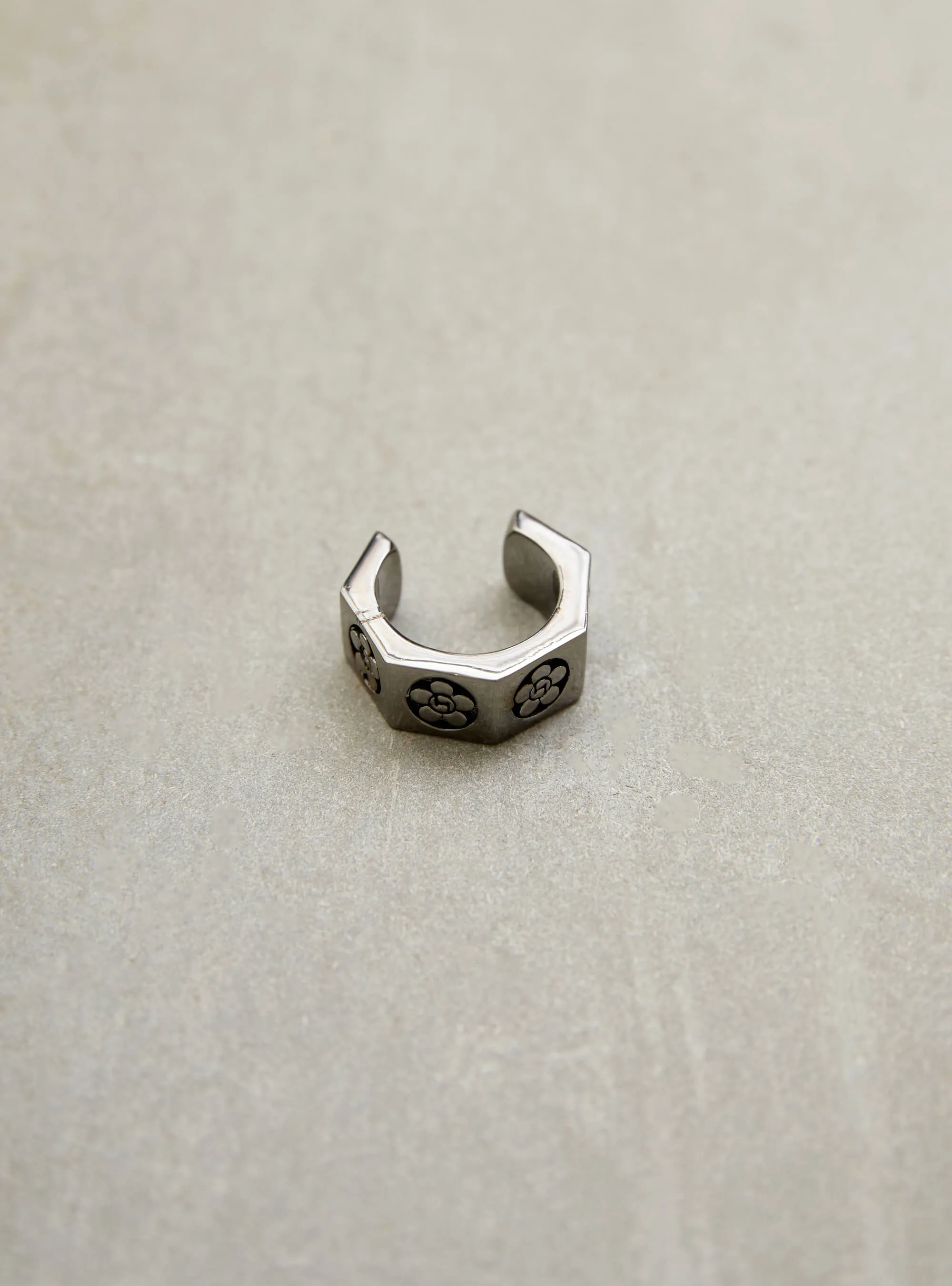 Poppi Bolt Ring - Gunmetal
