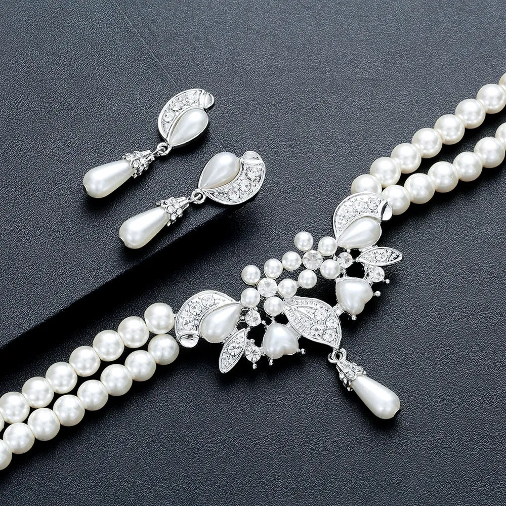 Pretty Dreamy Faux Pearl Jewelry Set with Necklace and Earrings 