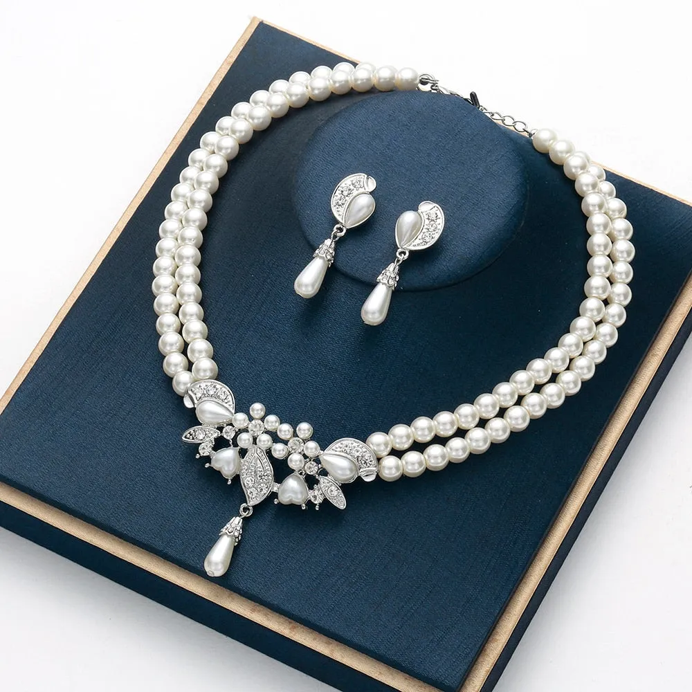 Pretty Dreamy Faux Pearl Jewelry Set with Necklace and Earrings 