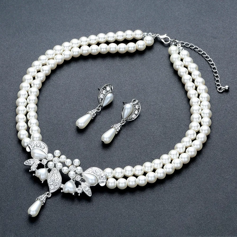 Pretty Dreamy Faux Pearl Jewelry Set with Necklace and Earrings 