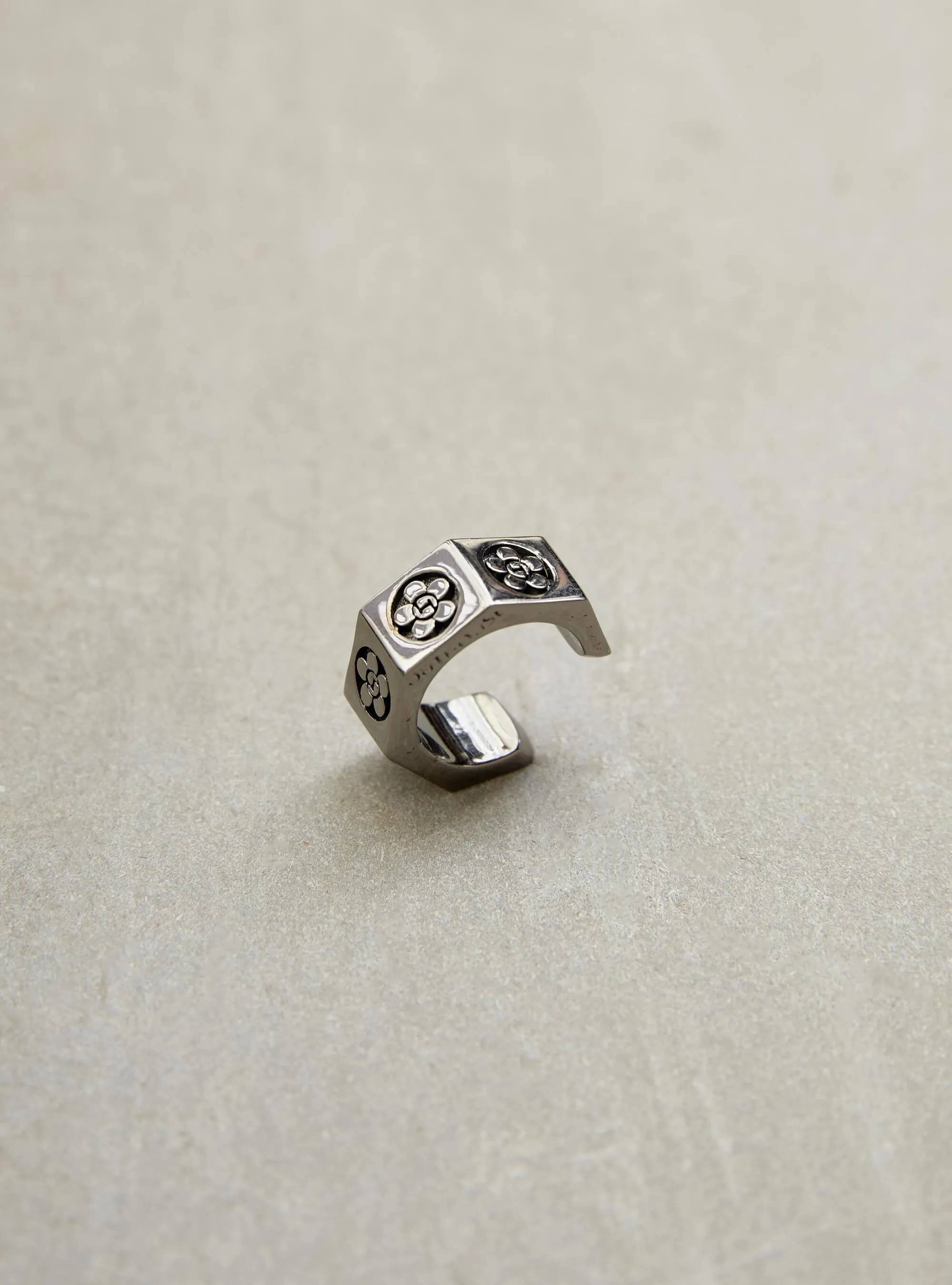 Sidharth Malhotra In Poppi Bolt Ring - Gunmetal