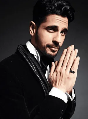 Sidharth Malhotra In Poppi Bolt Ring - Gunmetal