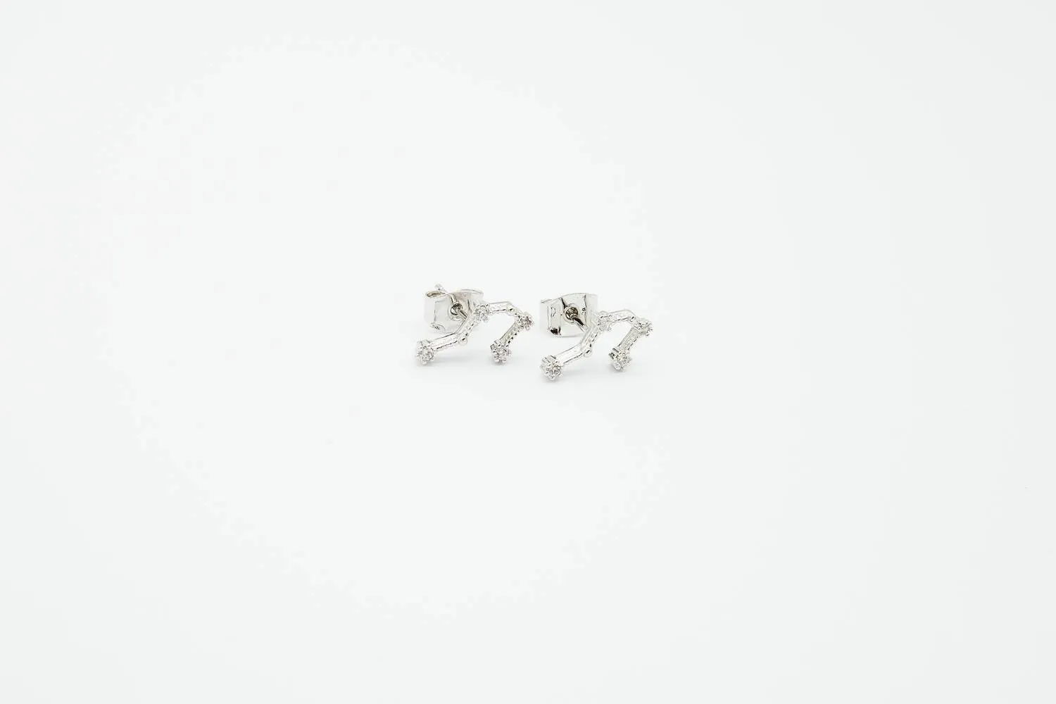 Taurus Earrings Apr 20. - May 20.