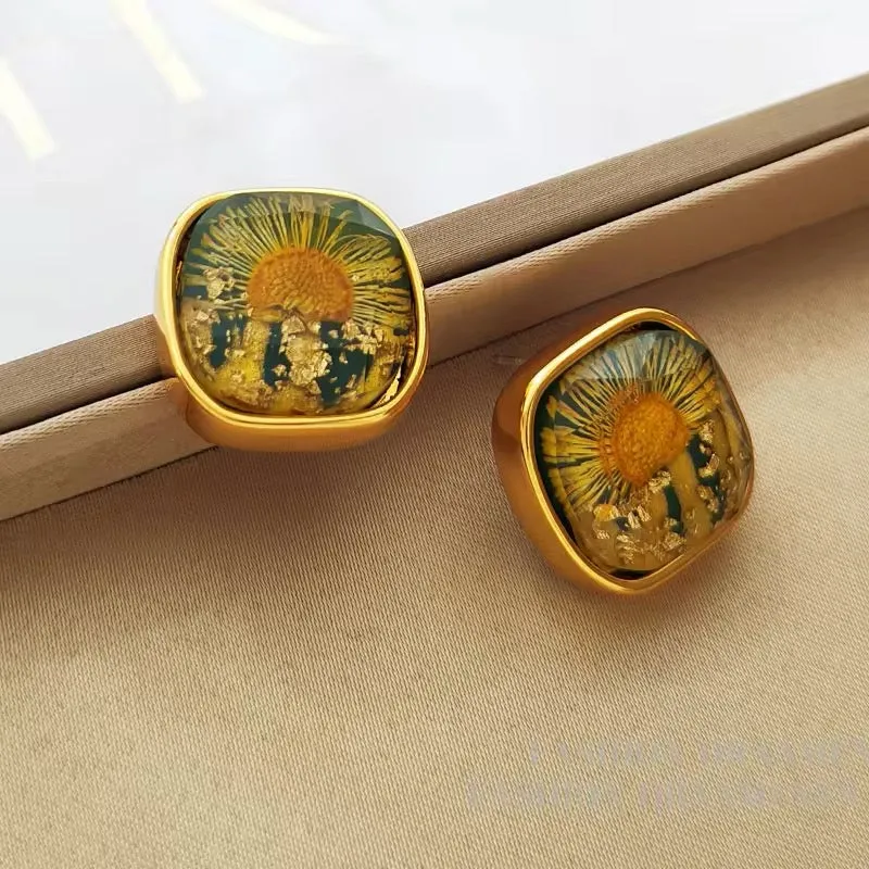 Vintage Sun Flower Temperament Minimalist Stud Earrings